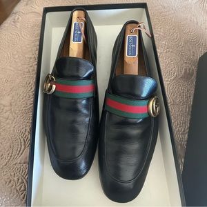 Men’s double G Gucci shoes size 9